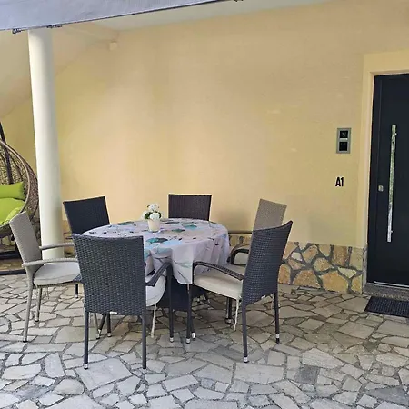 Daire Near Port In Volosca *