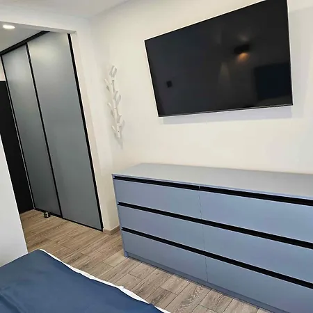 Near Port In Volosca Daire *