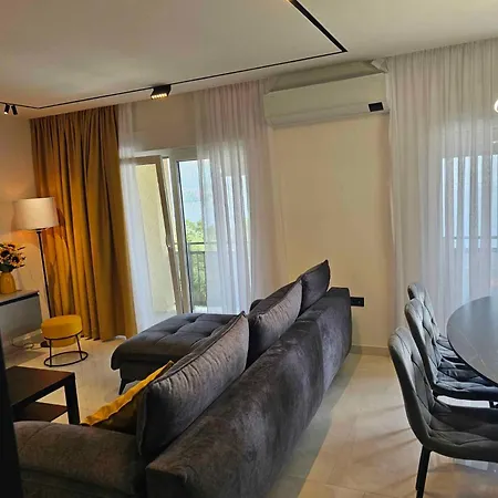 Daire Near Port In Volosca *