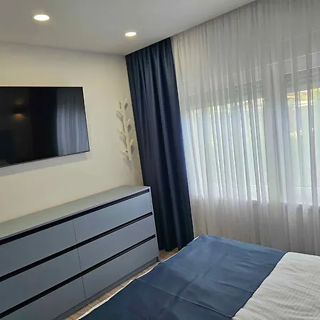 Near Port In Volosca Daire *