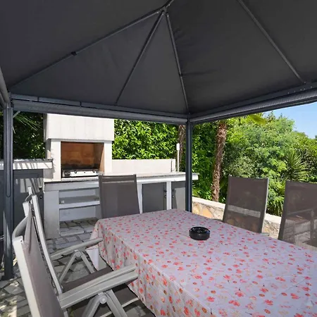 Near Port In Volosca 奥帕提亚