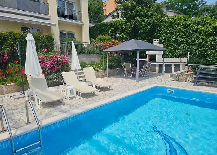 Appartement Near Port In Volosca Opatija