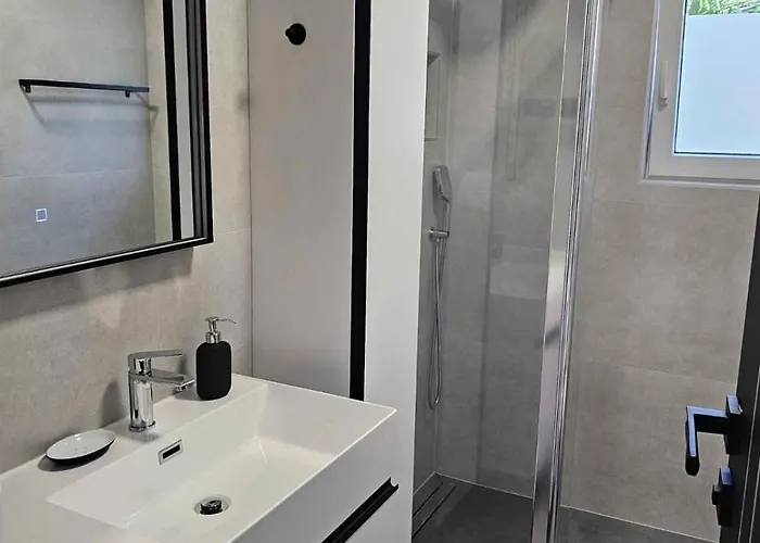 Near Port In Volosca Appartement Opatija