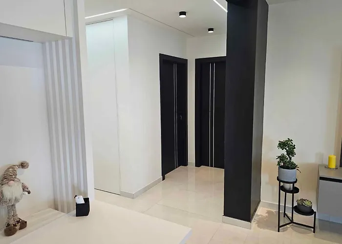 Near Port In Volosca * אופטיה